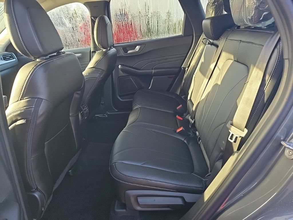 New 2025 Ford Escape SE w/ PHEV Premium Package FWD image 35