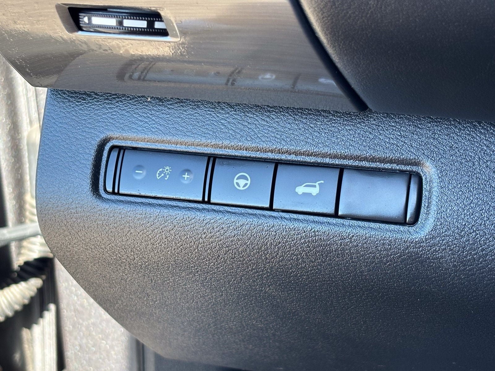 Certified 2023 Nissan Pathfinder SL FWD image 34