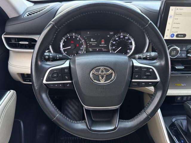 Used 2023 Toyota Highlander XLE image 13