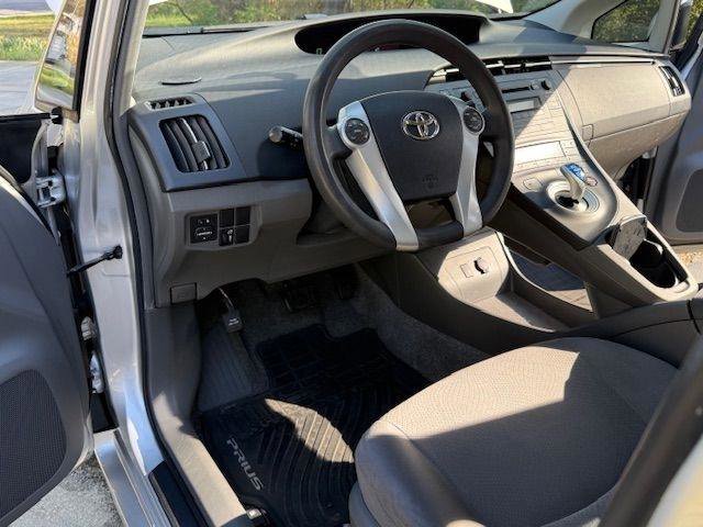Used 2010 Toyota Prius One image 26