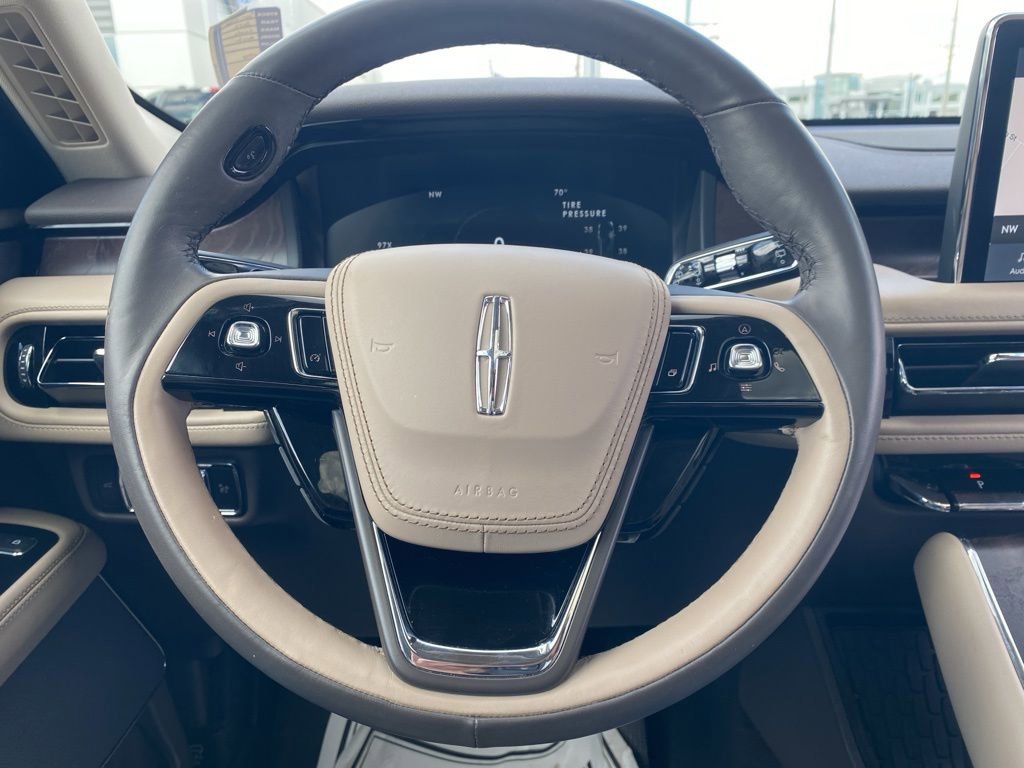 Used 2022 Lincoln Aviator Reserve w/ Elements Package Plus image 32