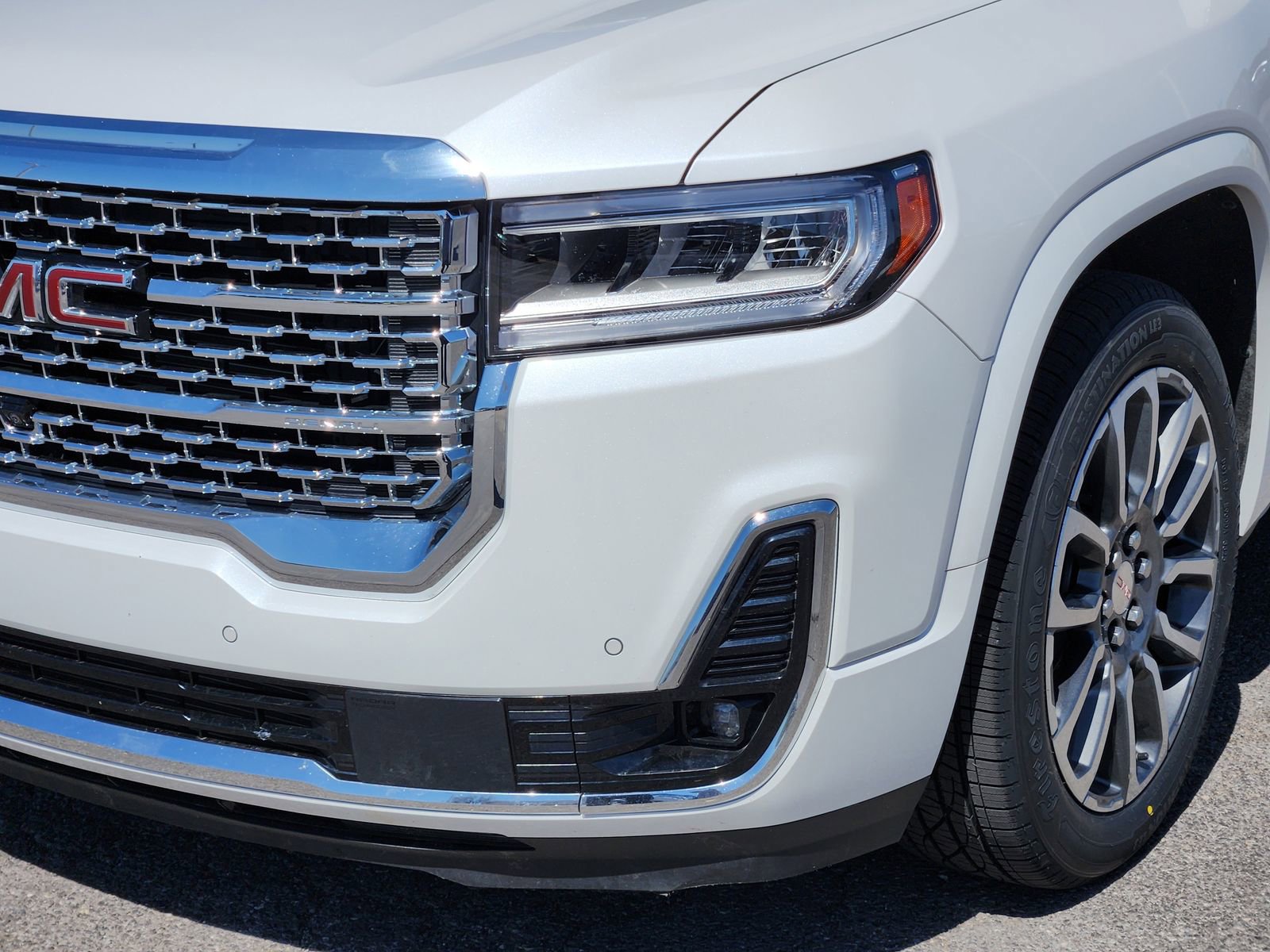 Used 2022 GMC Acadia Denali w/ Denali Technology Package image 11