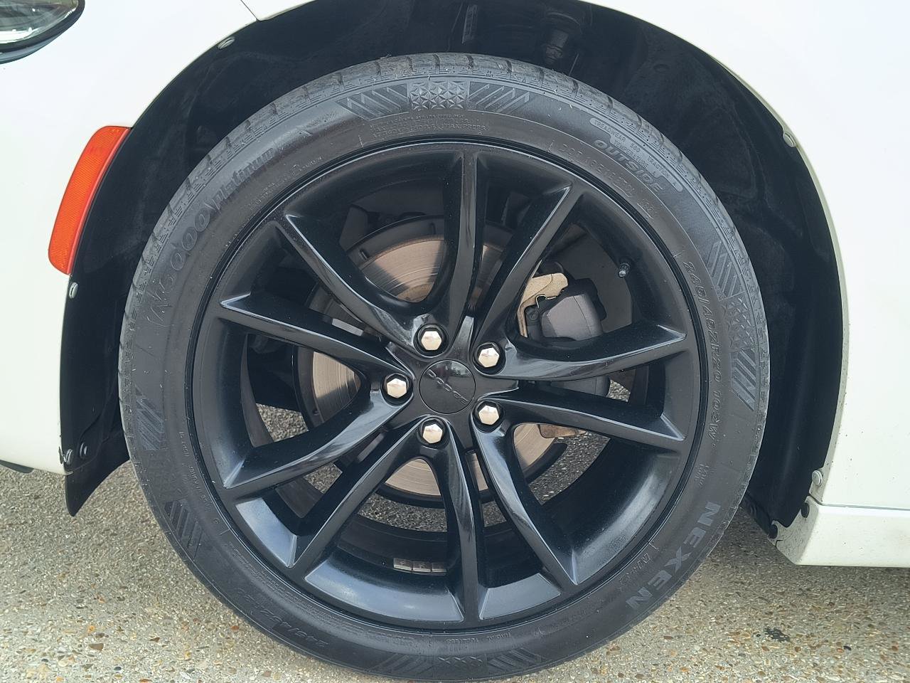 Used 2016 Dodge Charger SXT w/ Blacktop Package image 10