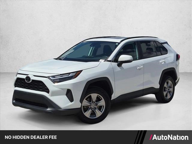 Used 2022 Toyota RAV4 XLE w/ Convenience Package FWD image 1