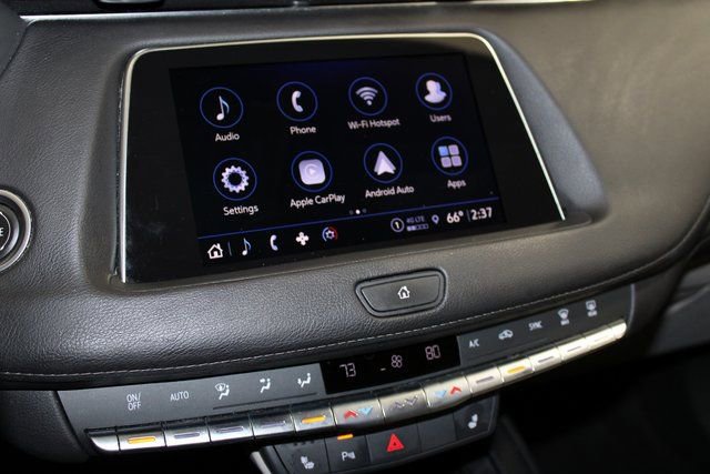 Certified 2022 Cadillac XT4 Luxury w/ Cold Weather Package image 13