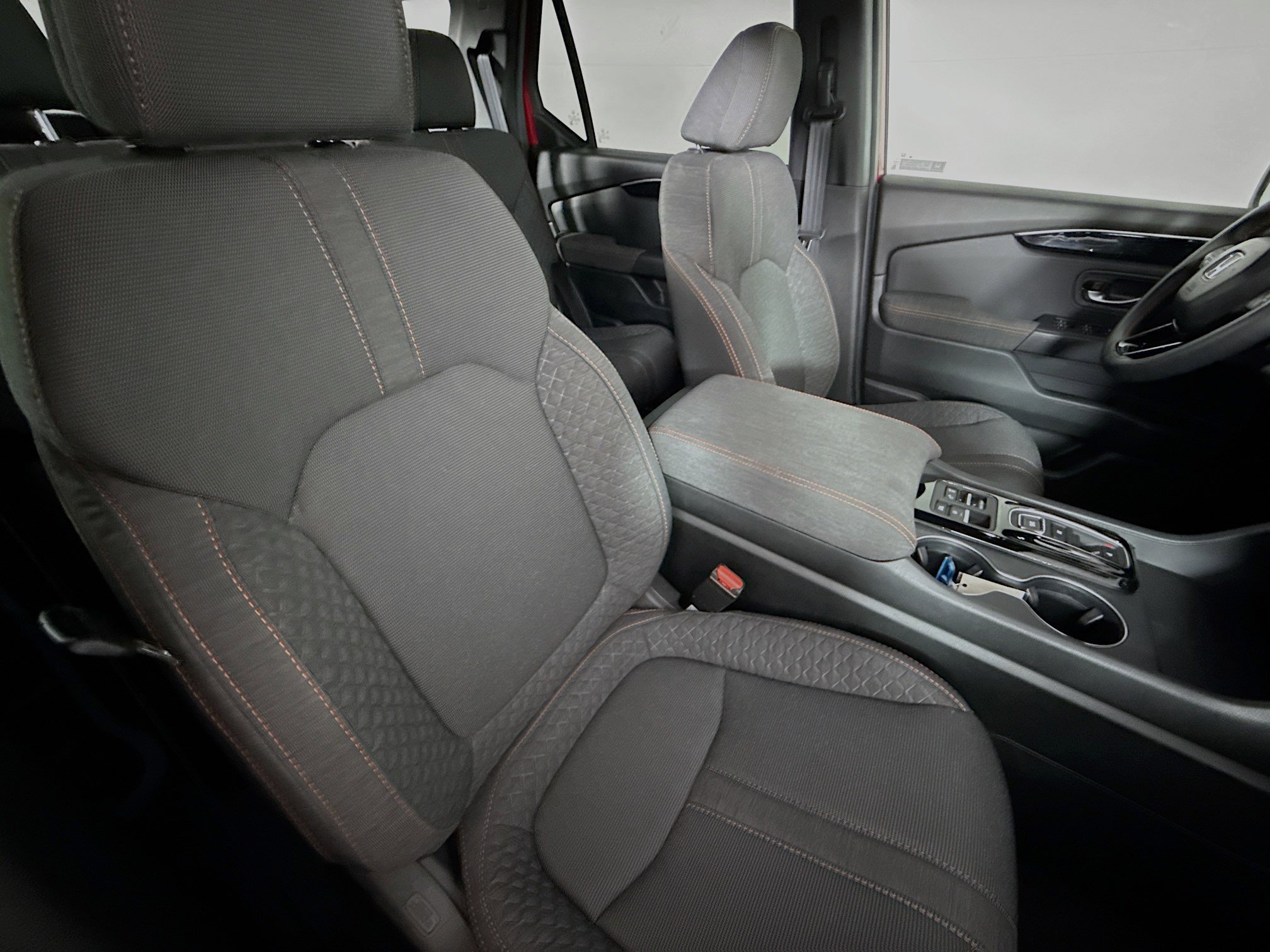 Certified 2025 Honda Pilot Sport image 35