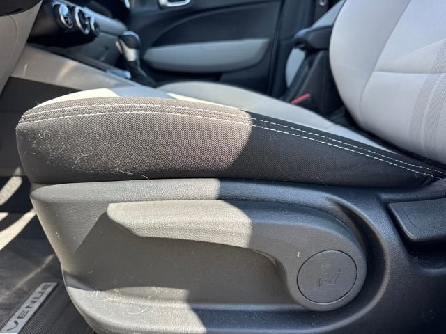 Certified 2025 Hyundai Venue SEL image 14