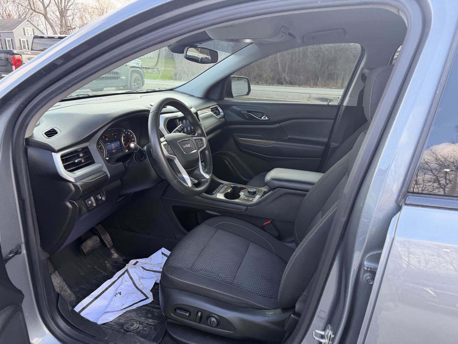 Used 2021 GMC Acadia SLE w/ Driver Convenience Package image 12