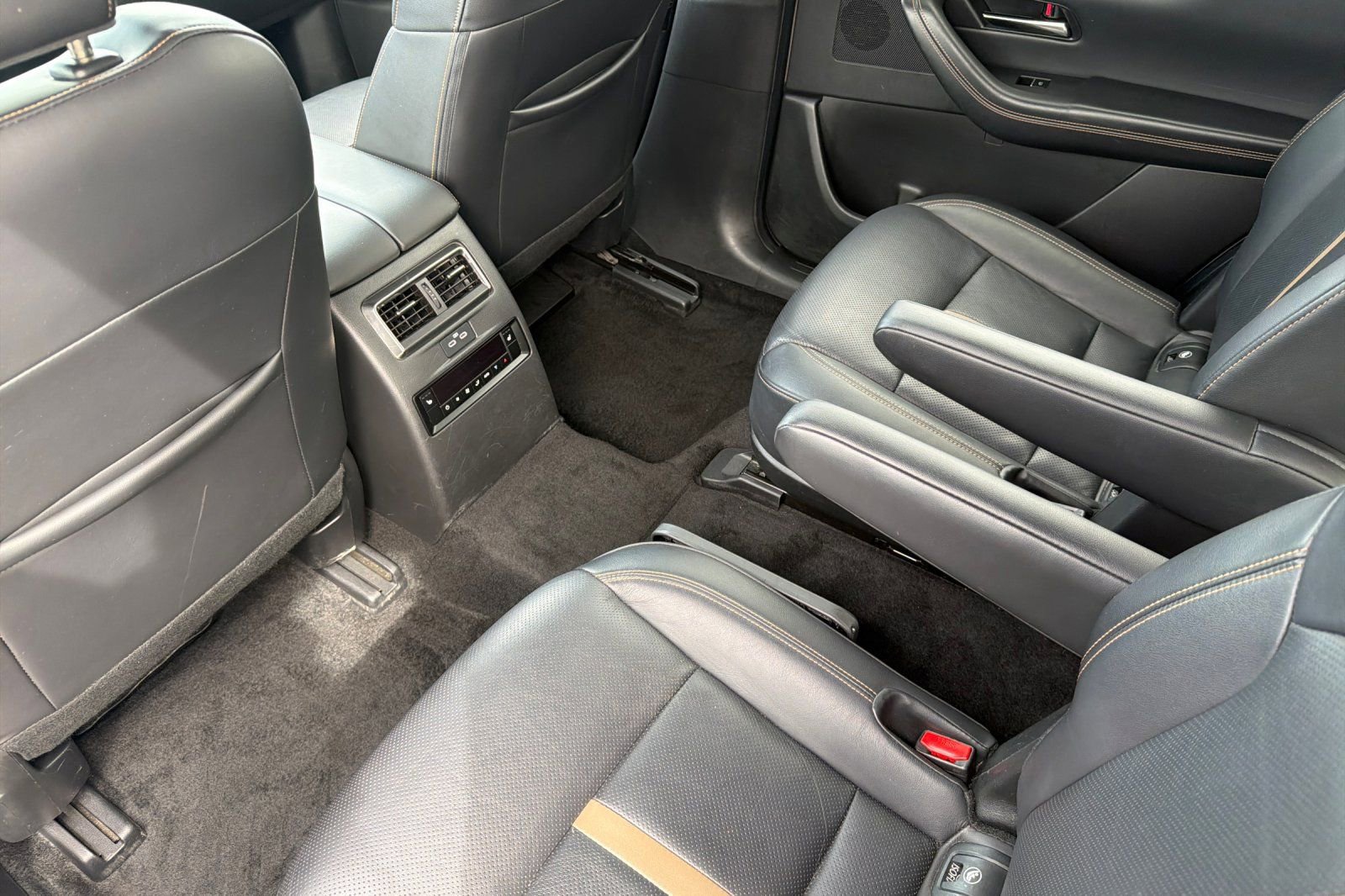 Used 2024 MAZDA CX-90 Plug-In Hybrid w/ Premium Plus image 12