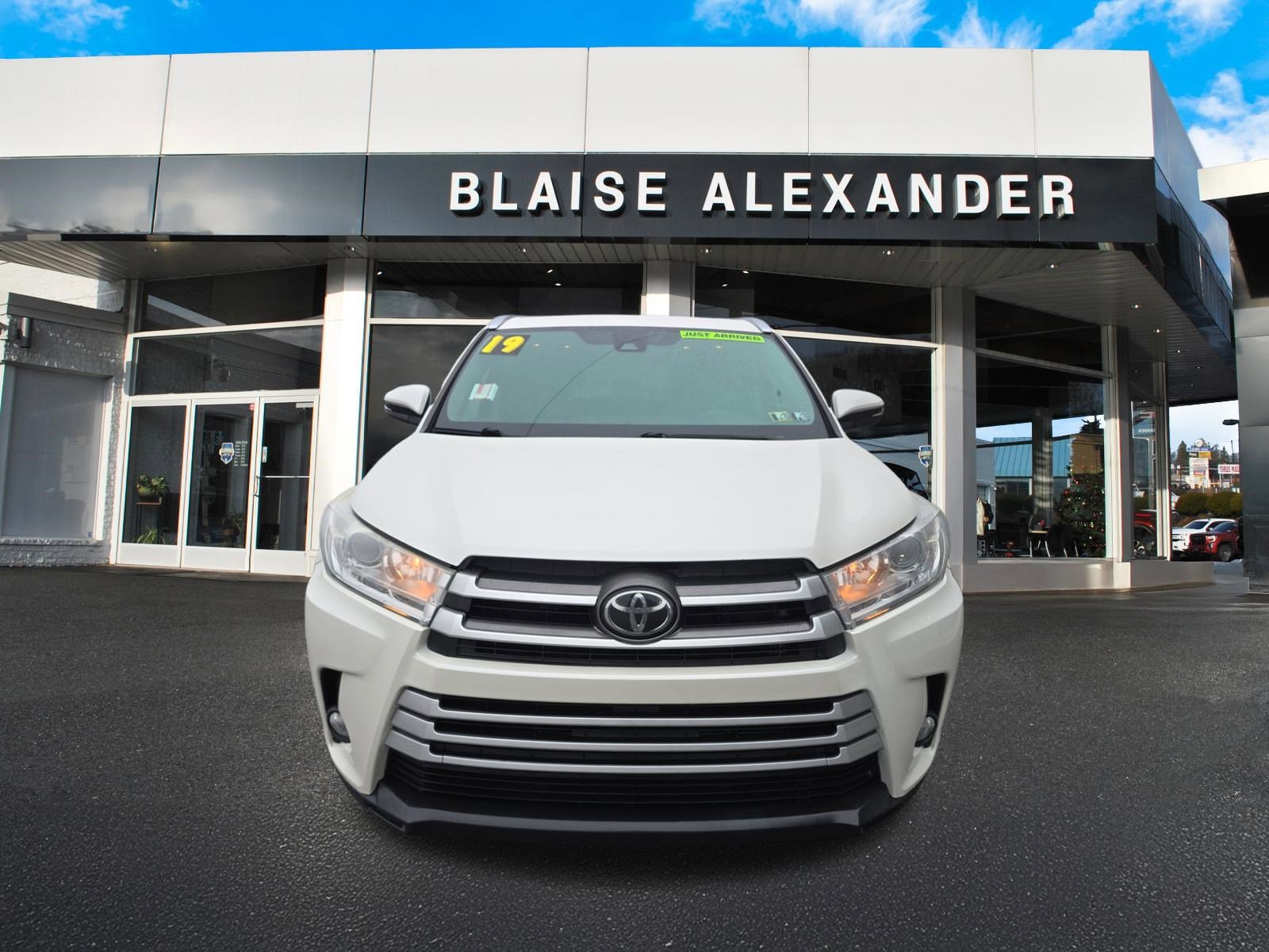 Used 2019 Toyota Highlander XLE image 10