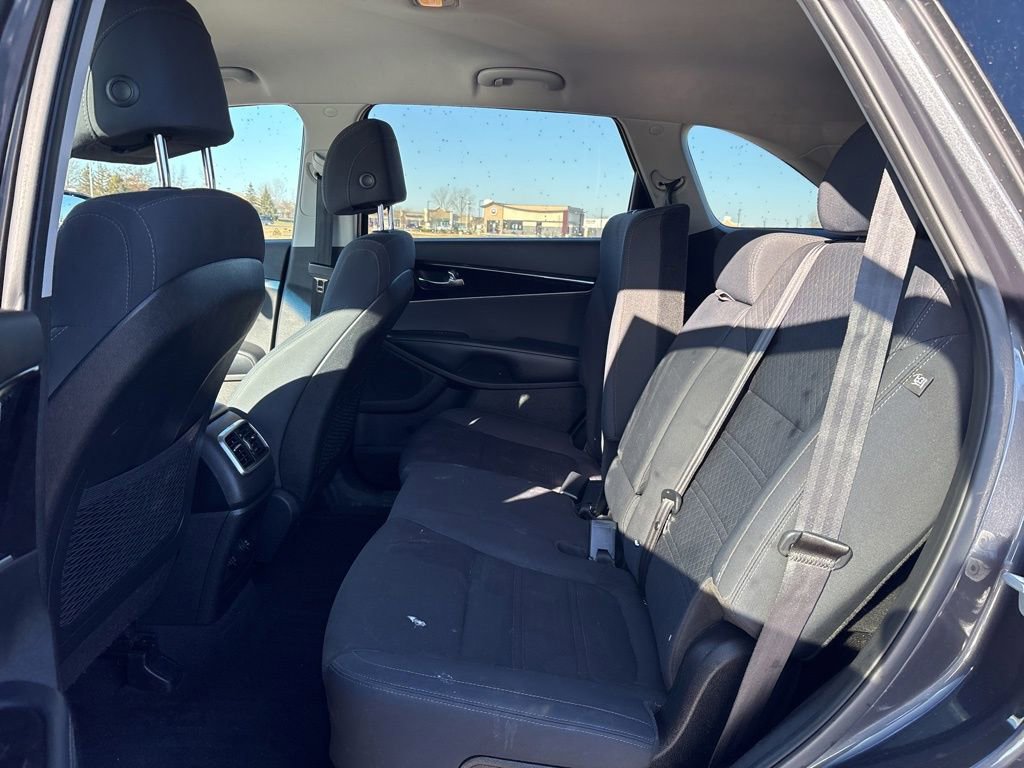 Used 2017 Kia Sorento LX w/ LX Convenience Package image 14