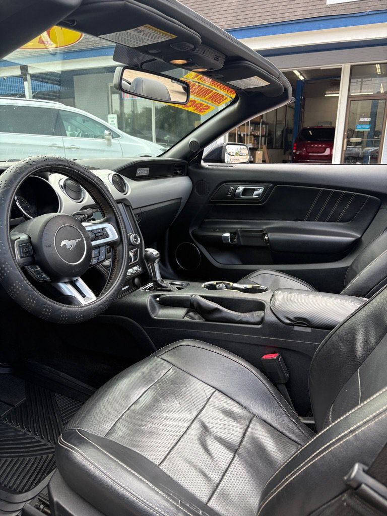 Used 2017 Ford Mustang Premium RWD image 12