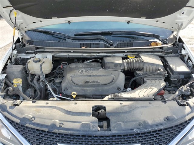 Used 2020 Chrysler Pacifica Touring-L Plus w/ Advanced Safetytec Group image 29