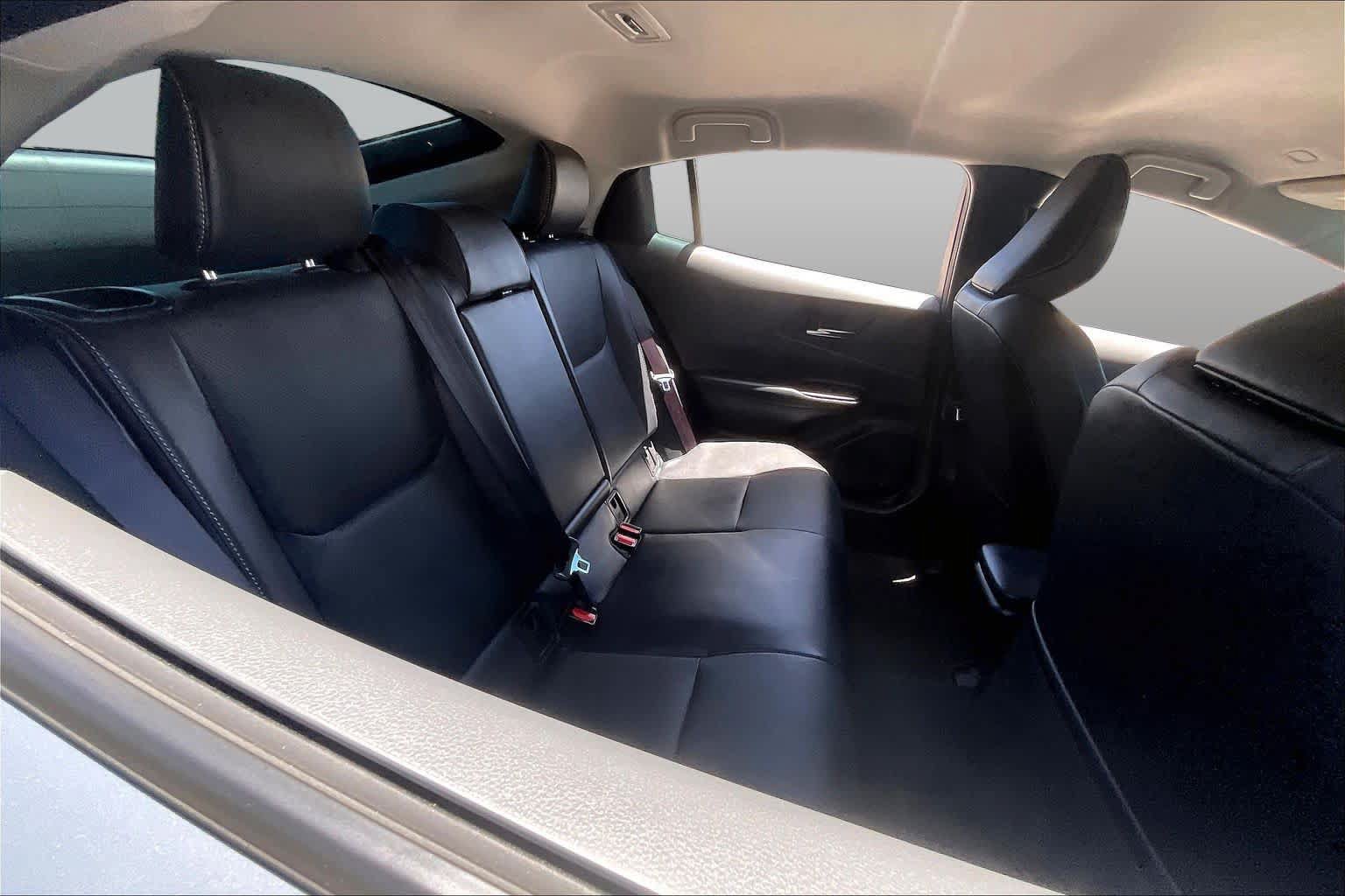 Used 2024 Toyota Prius XLE FWD image 18