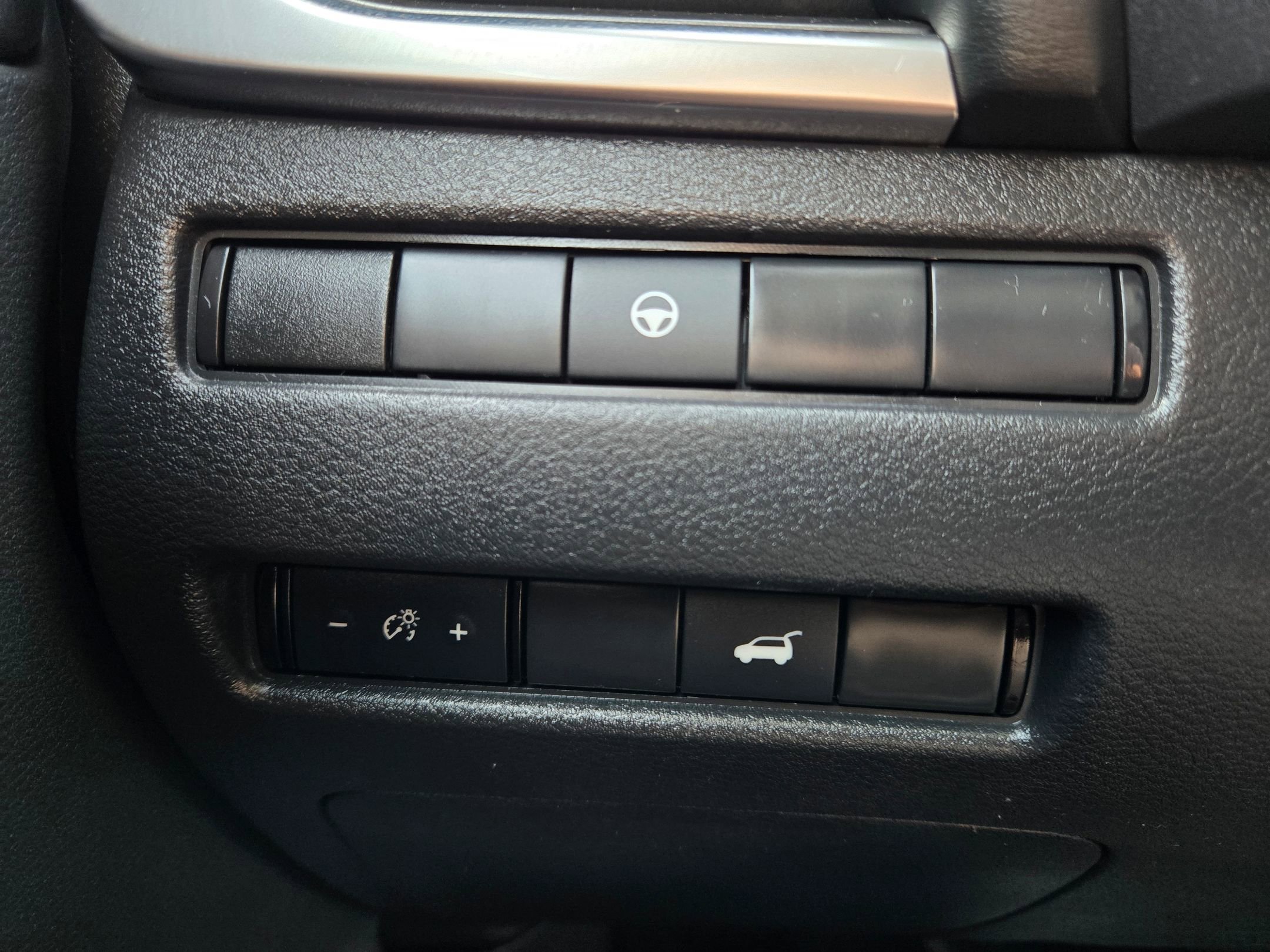 Used 2021 Nissan Rogue SV w/ Premium Package image 26