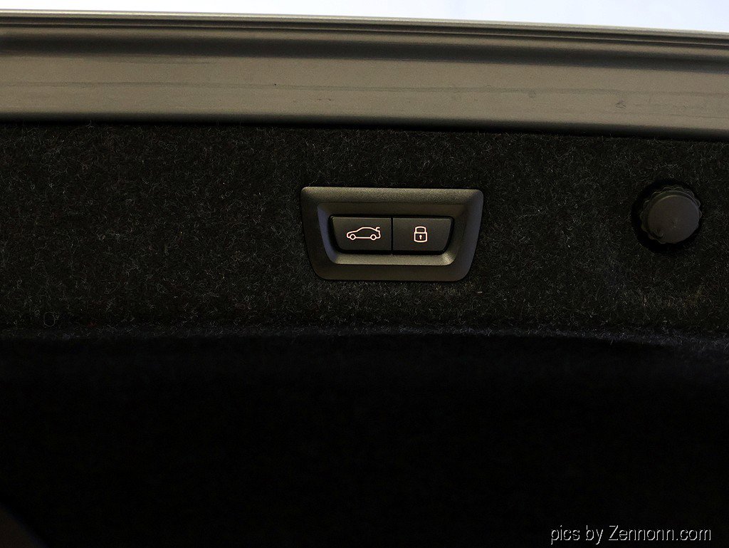 Certified 2023 BMW 530e xDrive w/ Premium Package image 32