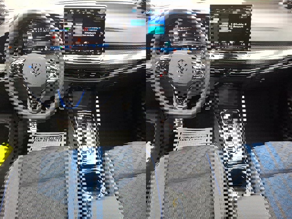 New 2025 Volkswagen Golf R Black Edition image 10