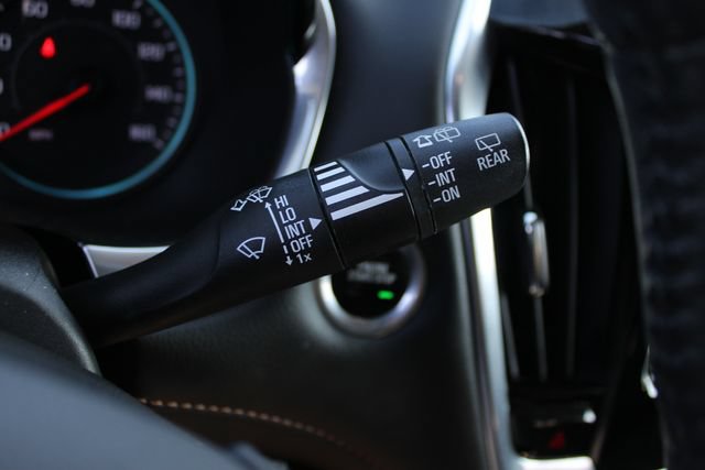 Used 2021 Chevrolet Traverse LT FWD image 12