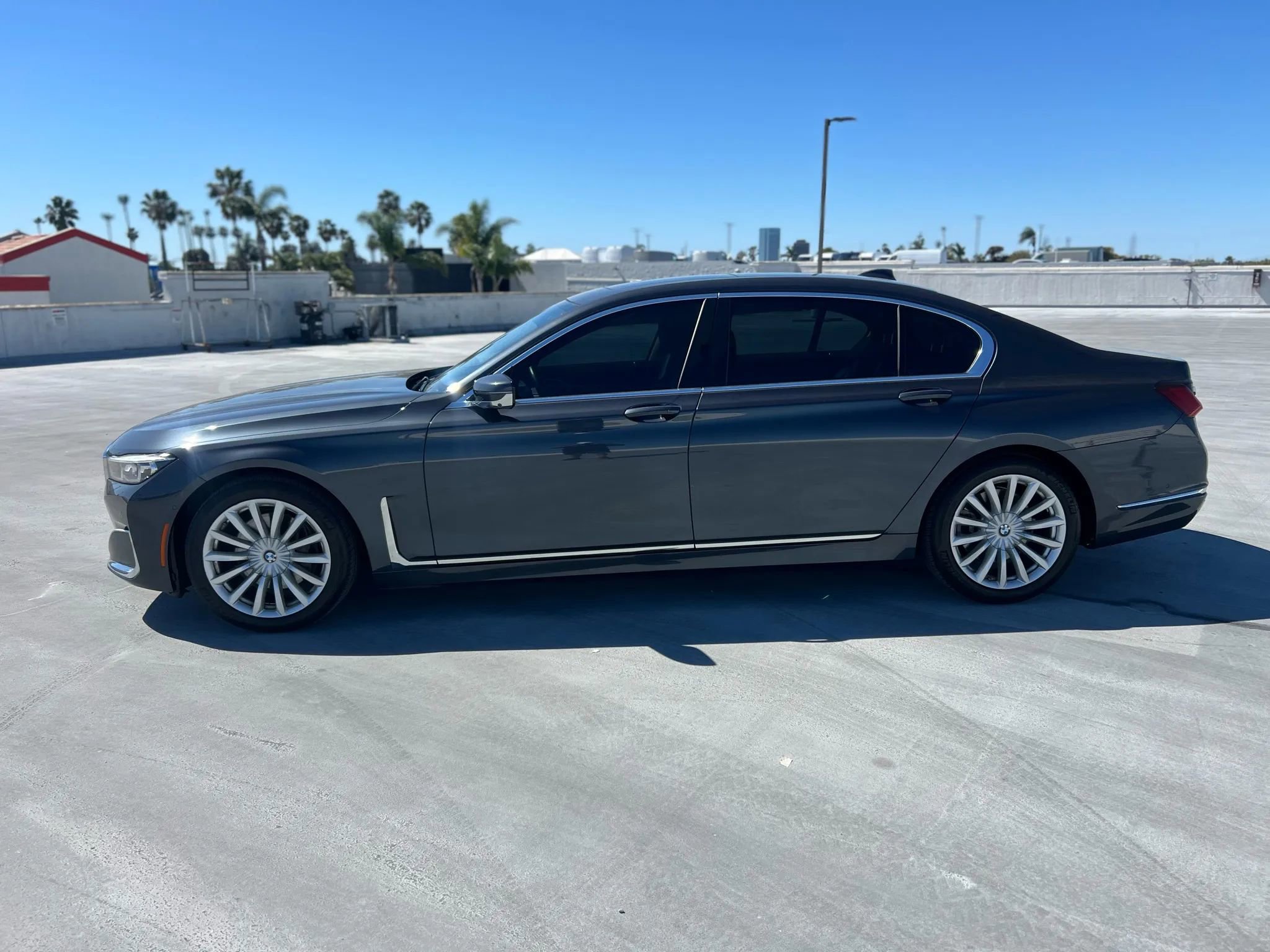 Used 2020 BMW 740i image 3
