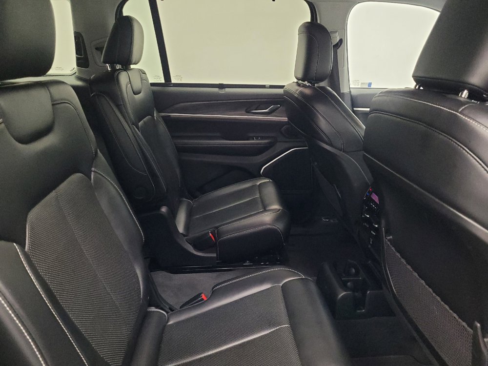 Used 2021 Jeep Grand Cherokee L Limited w/ Luxury Tech Group II AWD/4WD image 19