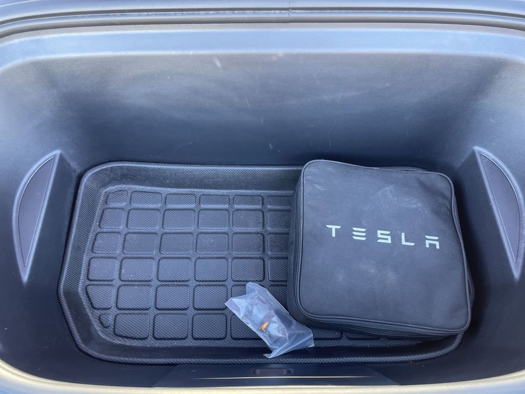 Used 2023 Tesla Model Y Long Range image 30