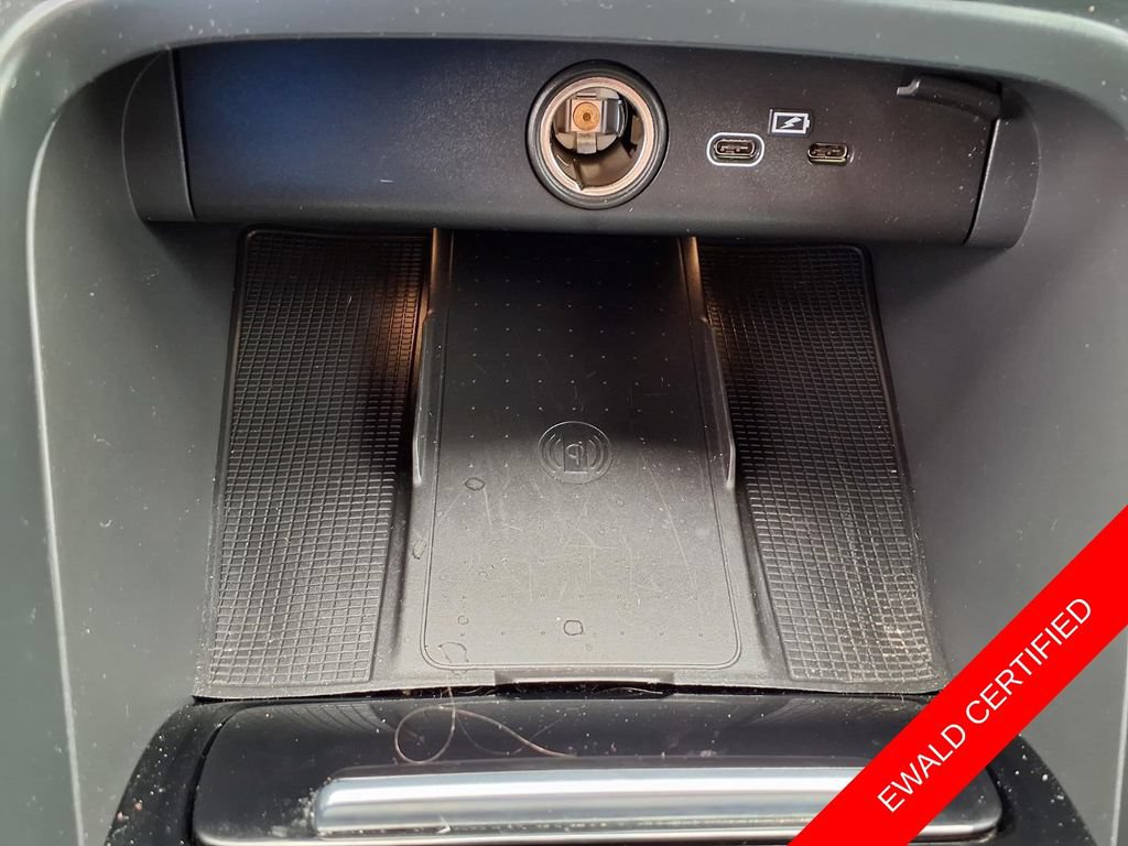 Used 2023 Volvo XC40 Recharge Plus AWD/4WD image 17