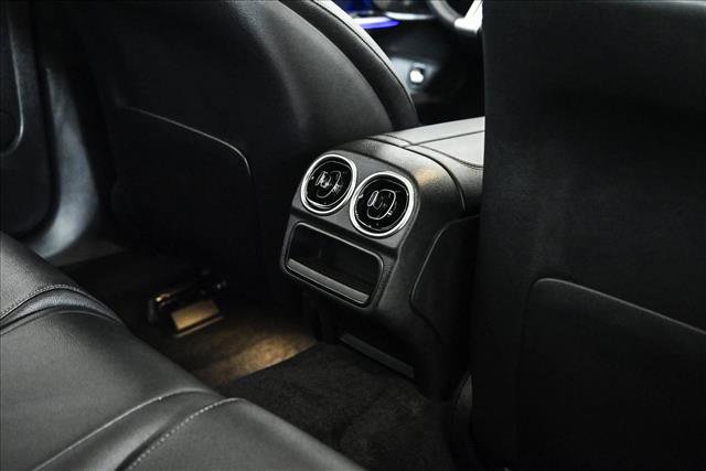 New 2026 Mercedes-Benz C 300 4MATIC Sedan image 19