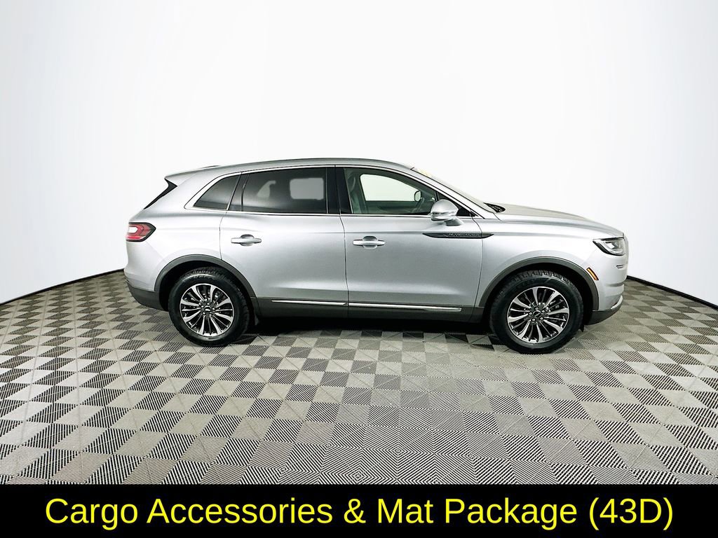 Used 2022 Lincoln Nautilus Reserve image 11