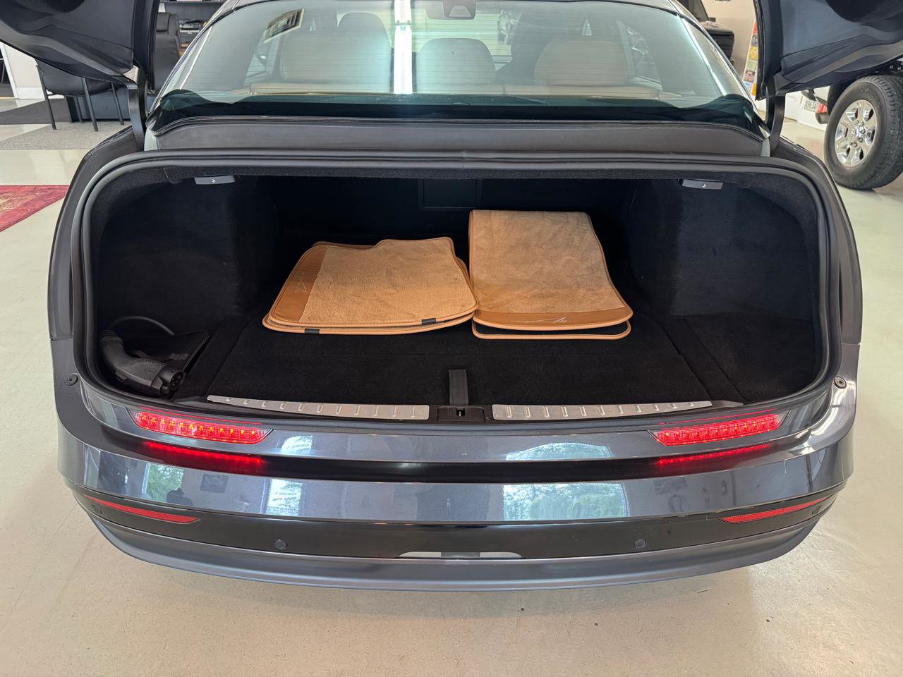 Used 2023 Lucid Air Touring AWD/4WD image 24