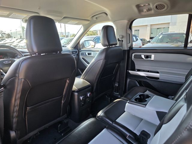 Used 2022 Ford Explorer XLT image 17