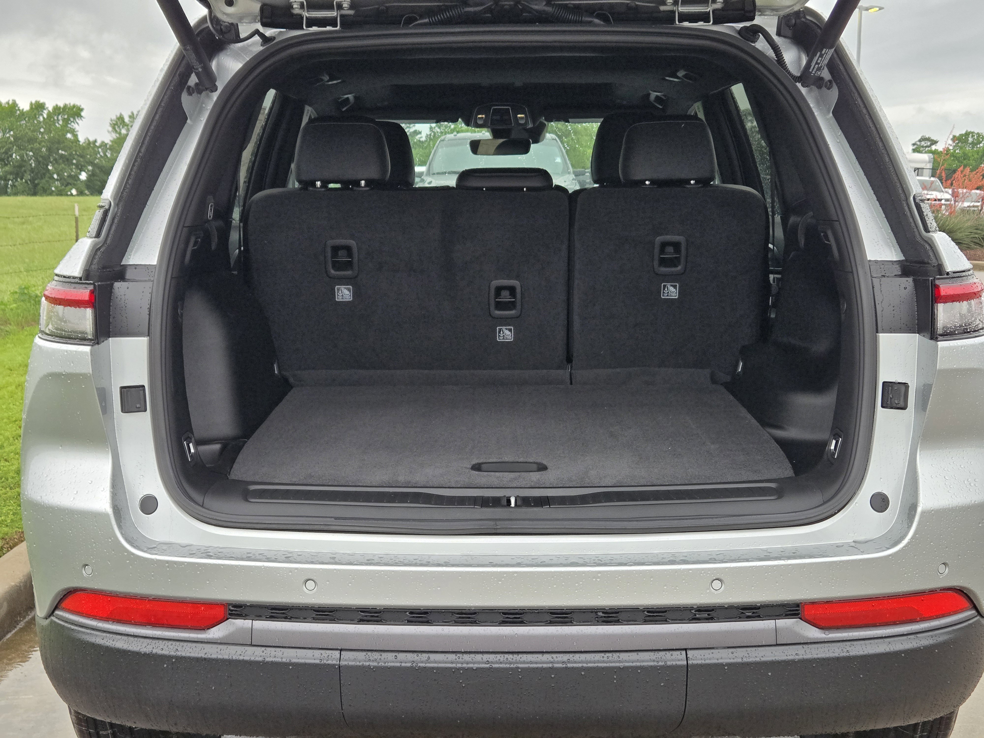 New 2026 Jeep Grand Cherokee Altitude AWD/4WD image 6