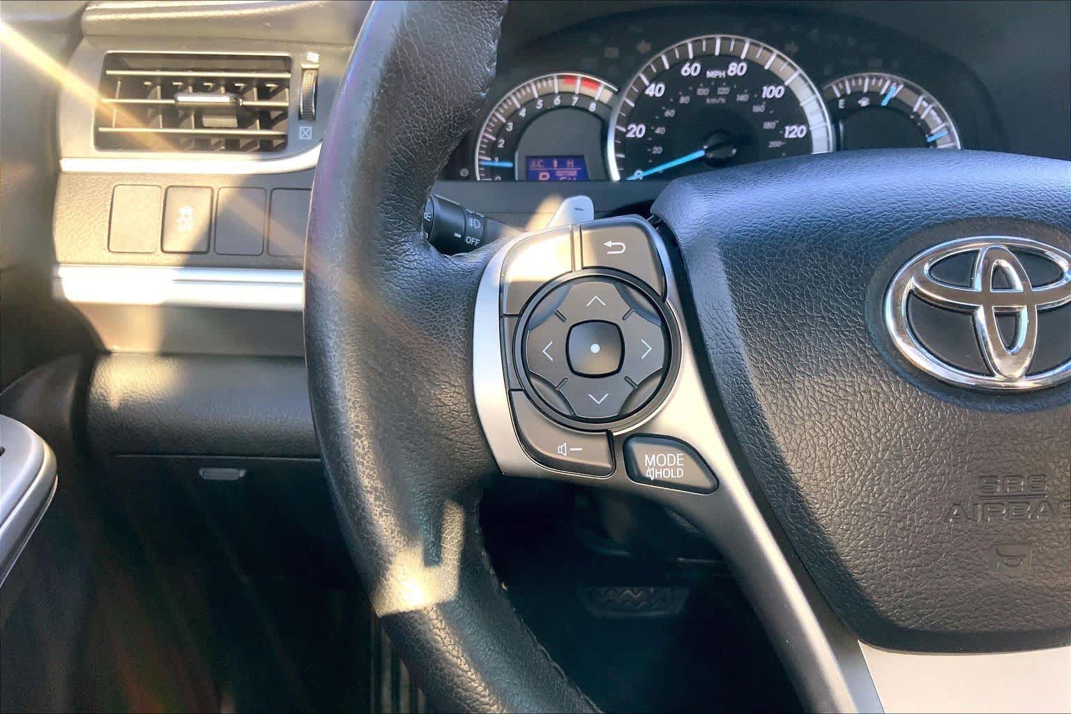 Used 2013 Toyota Camry SE FWD image 22