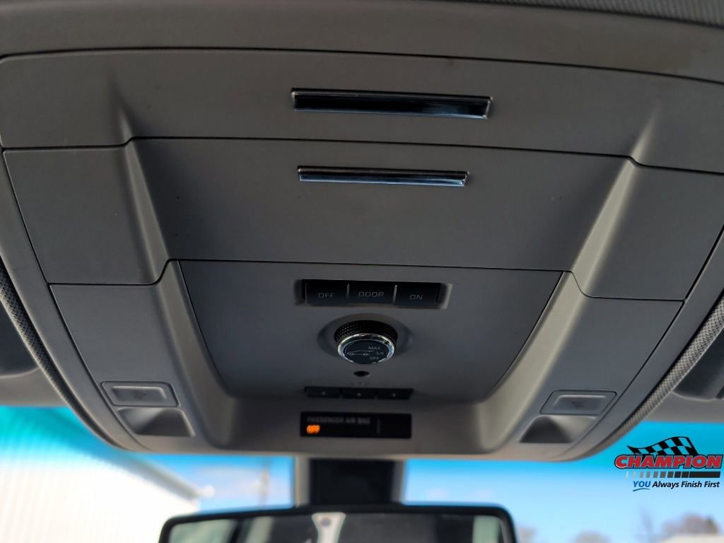 Used 2018 GMC Yukon SLE w/ SLE Value Package image 22