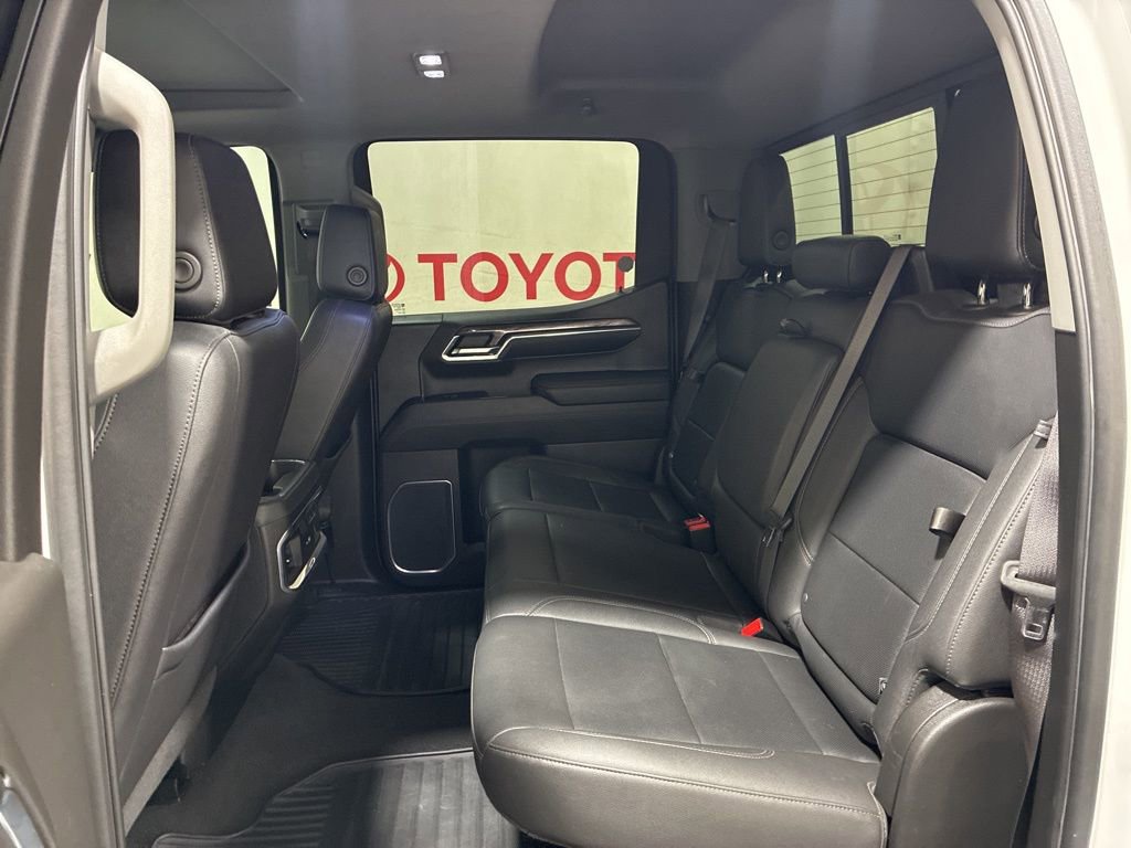 Used 2023 Chevrolet Silverado 1500 LTZ w/ LTZ Convenience Package II AWD/4WD image 17