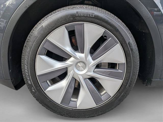 Used 2024 Tesla Model Y Long Range AWD/4WD image 23