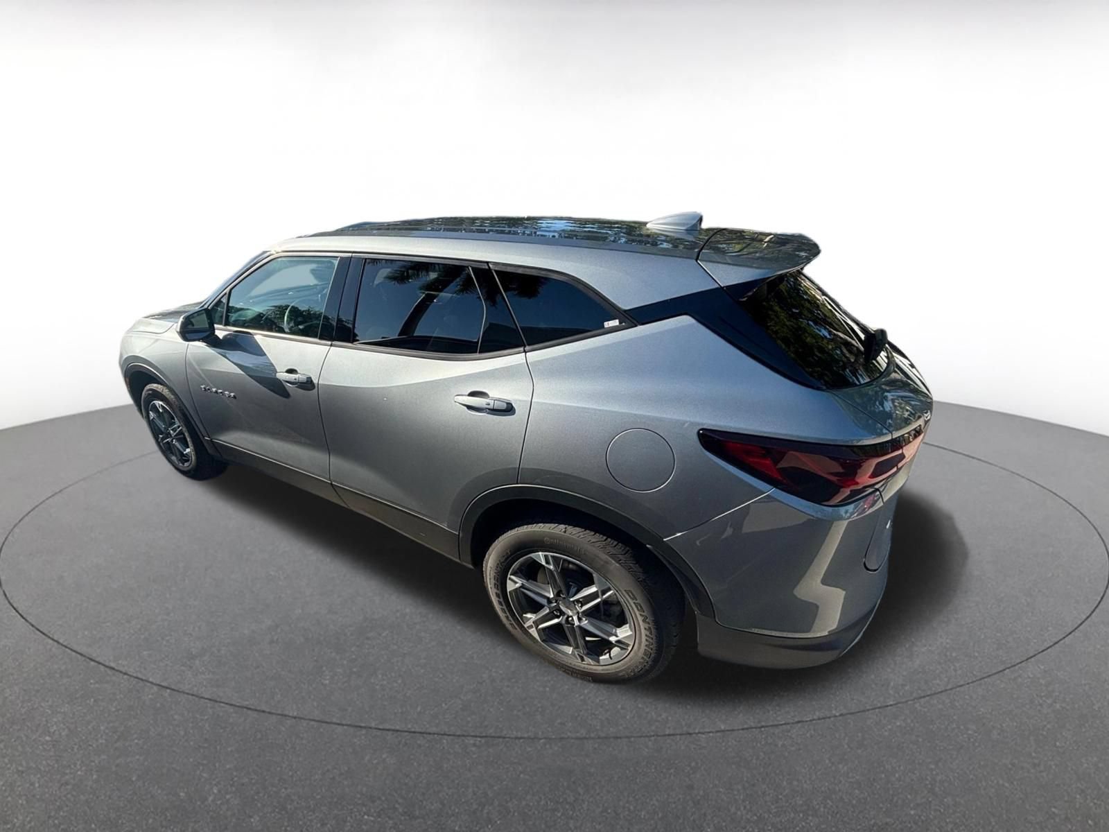 Used 2025 Chevrolet Blazer LT FWD image 5