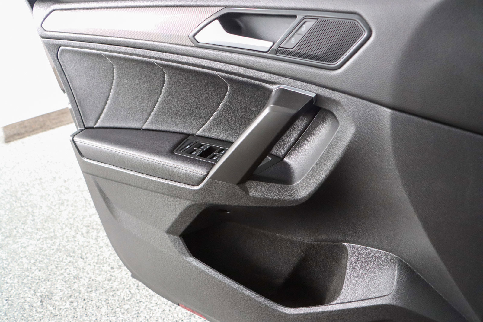 Used 2023 Volkswagen Tiguan SE FWD image 21