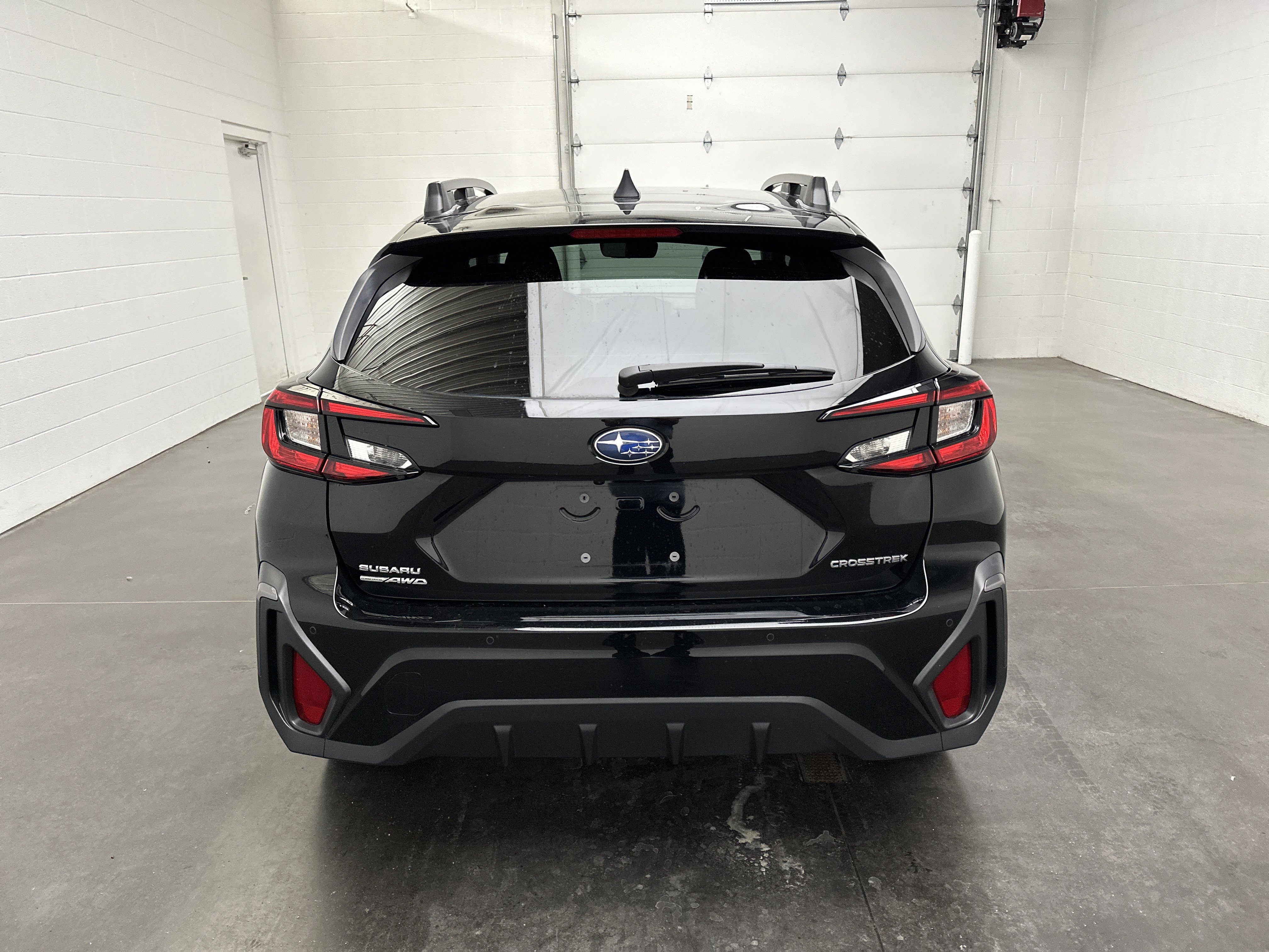 Used 2024 Subaru Crosstrek 2.5i Limited w/ Crosstrek Mirror Package AWD/4WD image 8