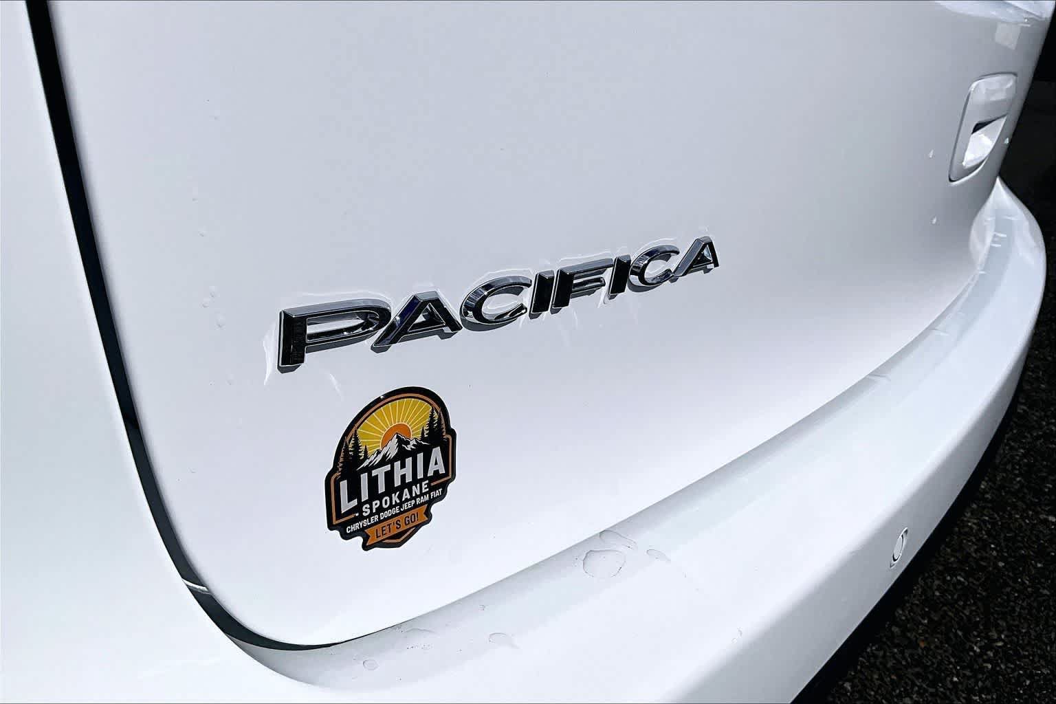 New 2026 Chrysler Pacifica Select FWD image 7