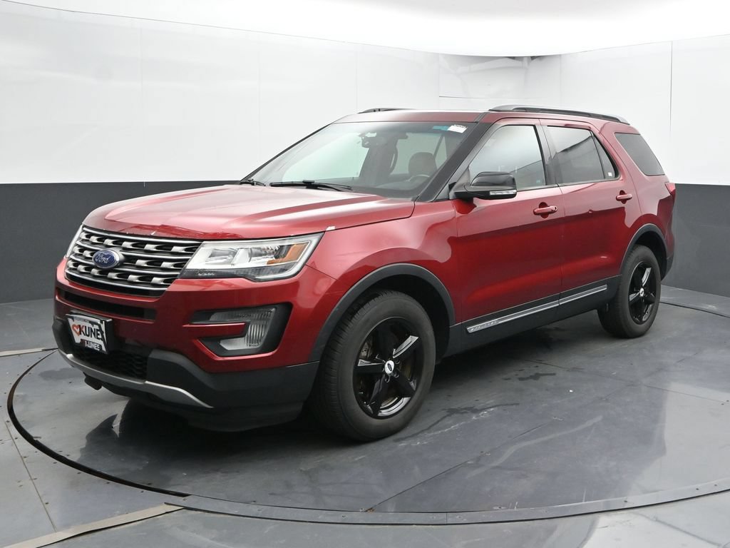 Used 2016 Ford Explorer XLT w/ Equipment Group 202A AWD/4WD image 7