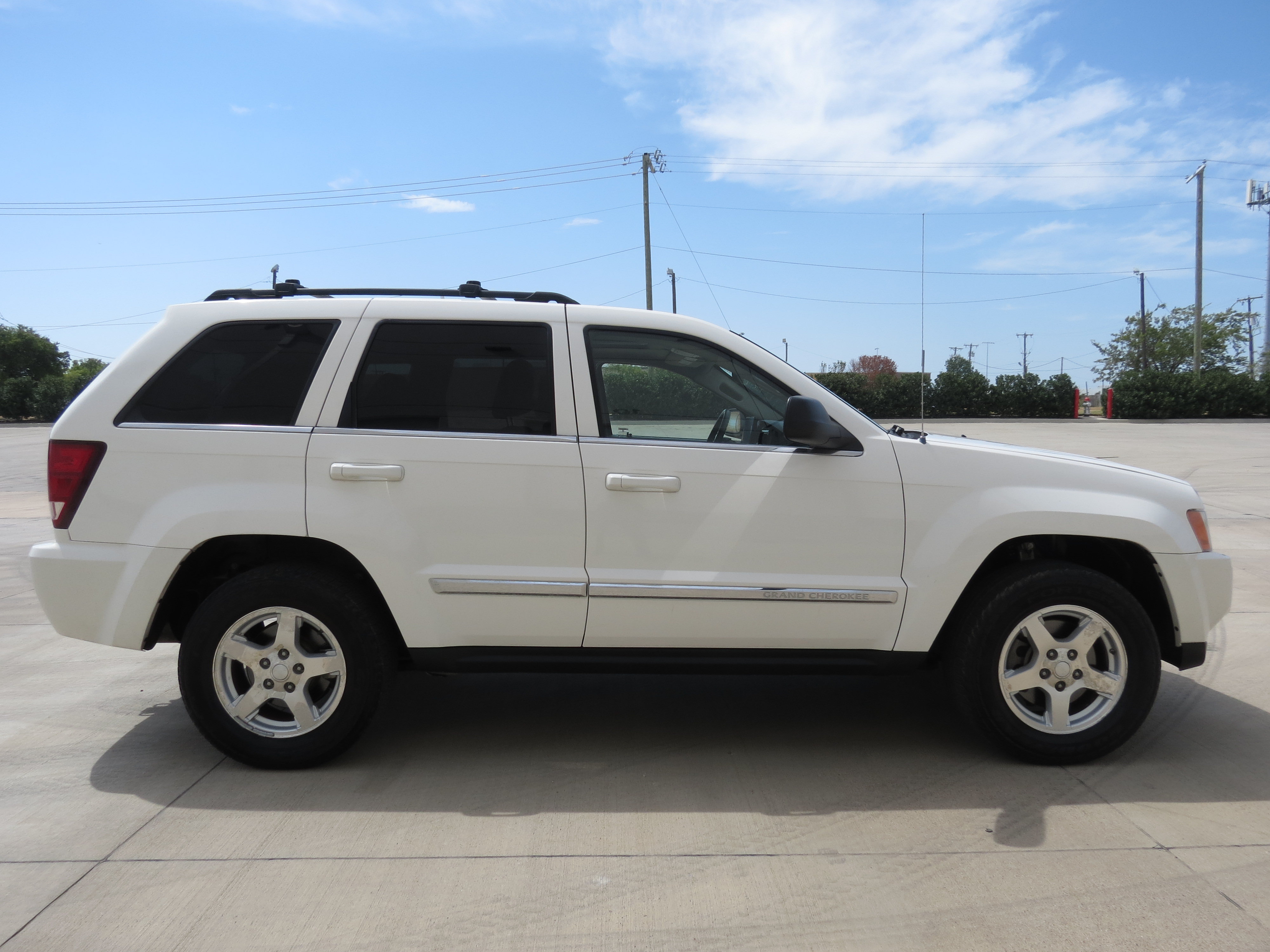 Used 2005 Jeep Grand Cherokee Limited AWD/4WD image 6