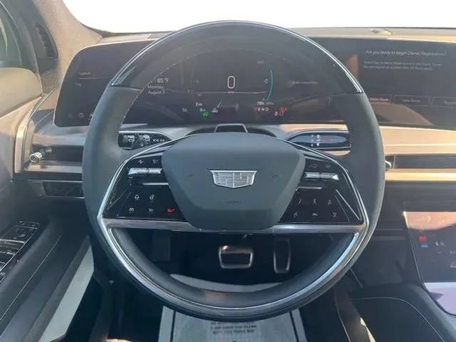 New 2027 Cadillac Vistiq Sport w/ LPO, Floor Liner Package AWD/4WD image 25