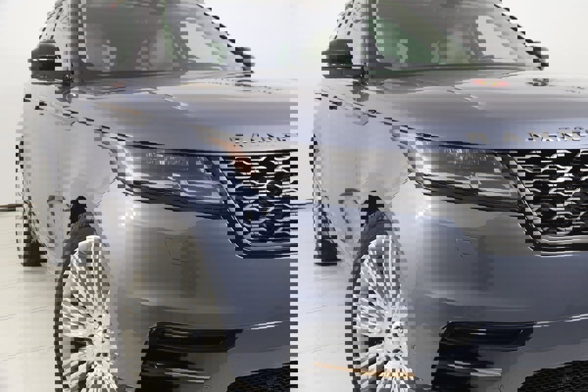 Used 2021 Land Rover Range Rover Velar R-Dynamic S image 17