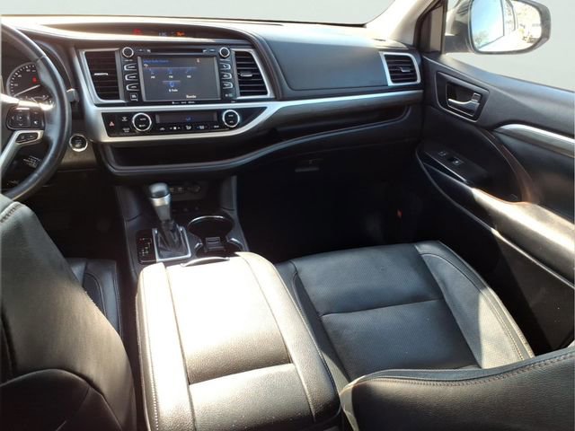 Used 2019 Toyota Highlander Limited image 15