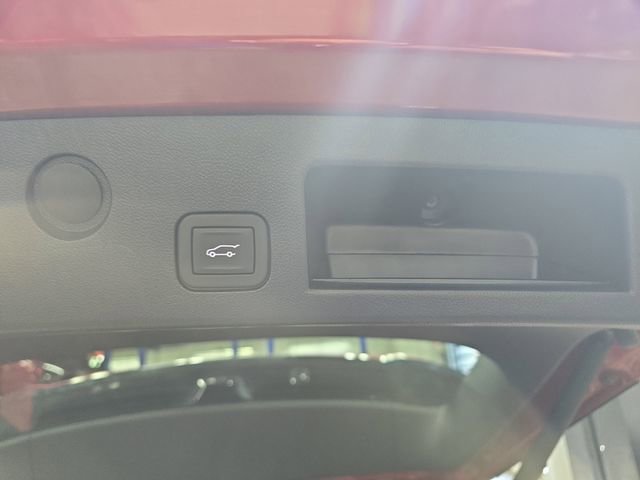Used 2025 Chevrolet Equinox RS w/ Safety and Technology Package AWD/4WD image 17