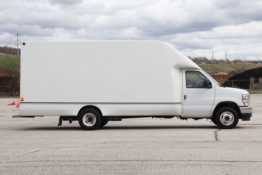 Used 2025 Ford E-450 and Econoline 450 Super Duty w/ Power Equipment Group image 9