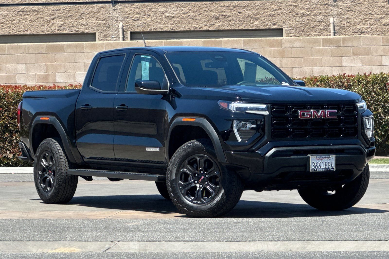 Used 2025 GMC Canyon Elevation RWD image 2