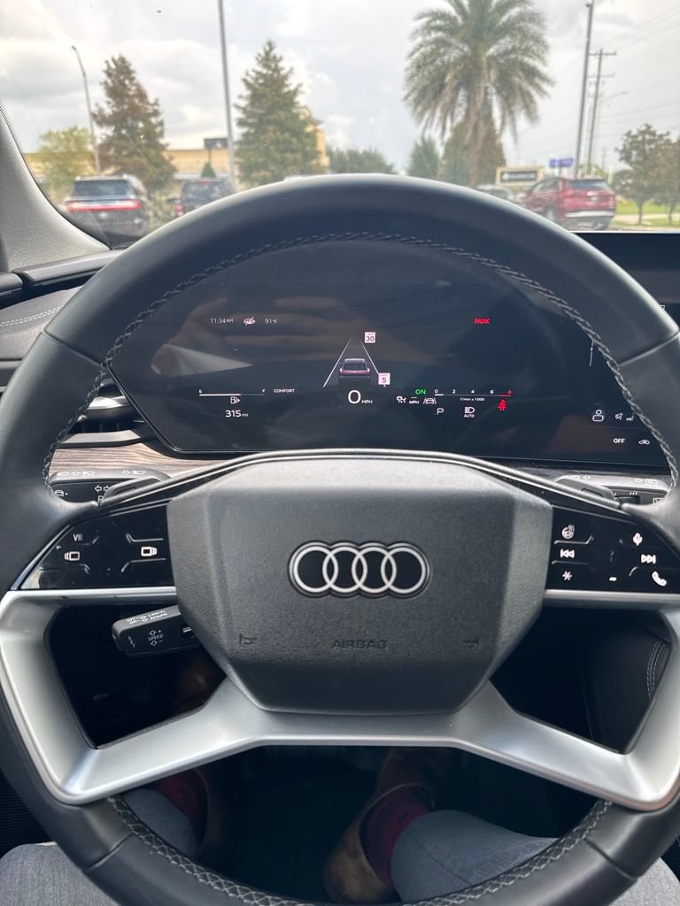 Certified 2025 Audi Q5 Prestige AWD/4WD image 11