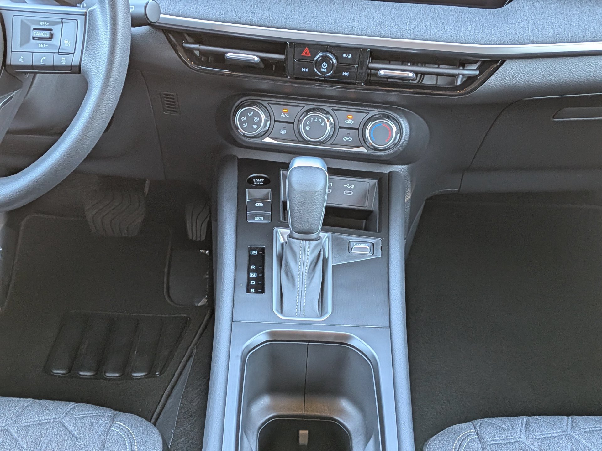 Used 2025 Nissan Kicks SV FWD image 20