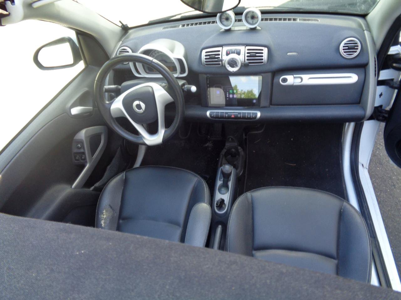 Used 2013 smart fortwo passion RWD image 15